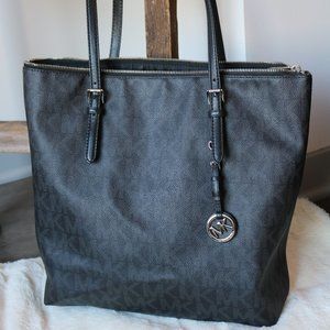 Michael Kors Tote!